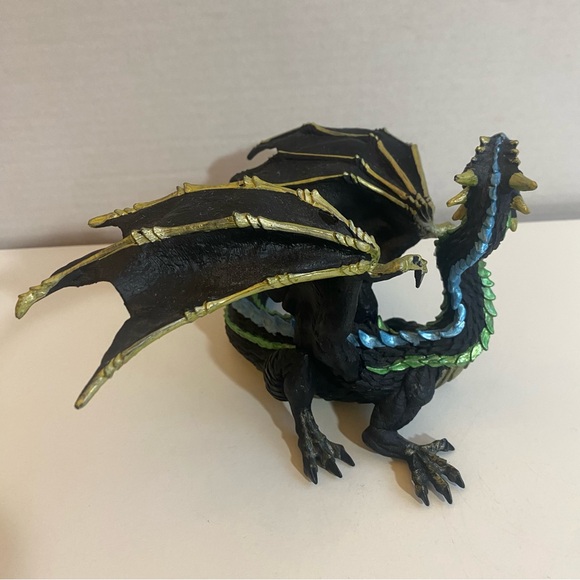 Set of 4 Safari LTD Hand-Painted Mythical Dragon Figure Toys - Picture 4 of 16